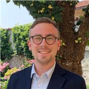 Laureando offre ripetizioni di matematica e fisica per superiori